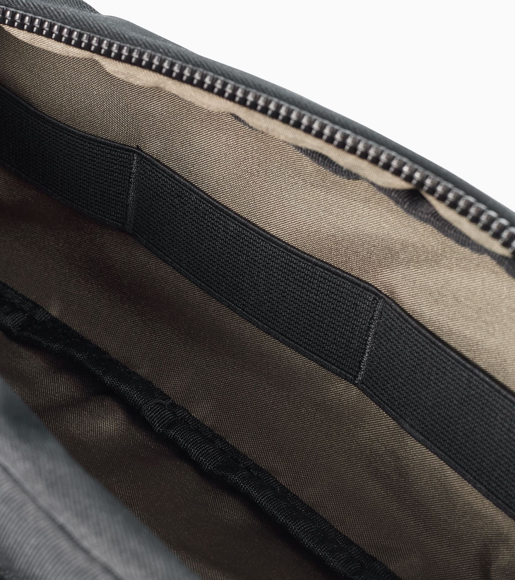 Essential Pouch