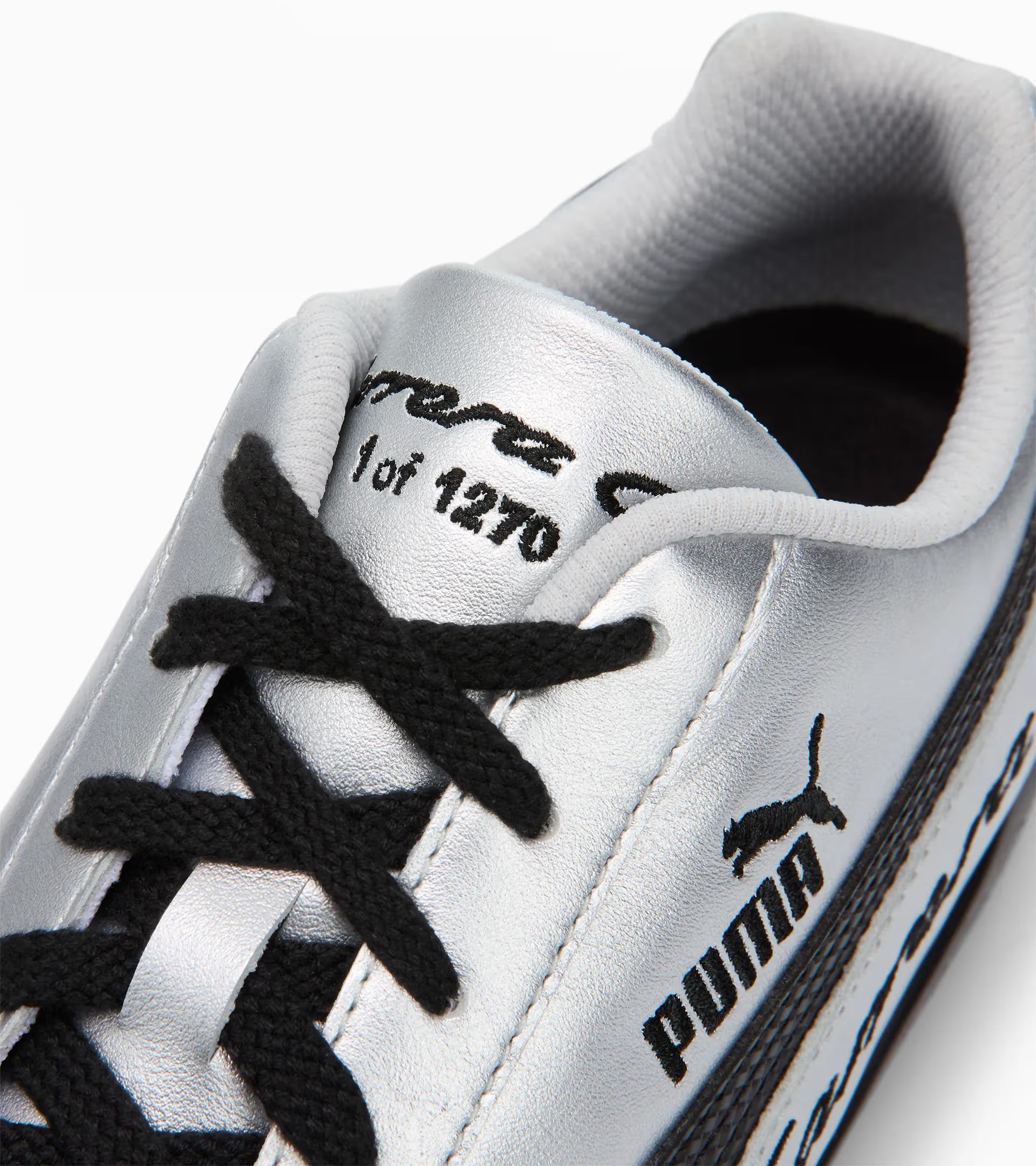 25Y Porsche Carrera GT Speedcat Trainer Silver