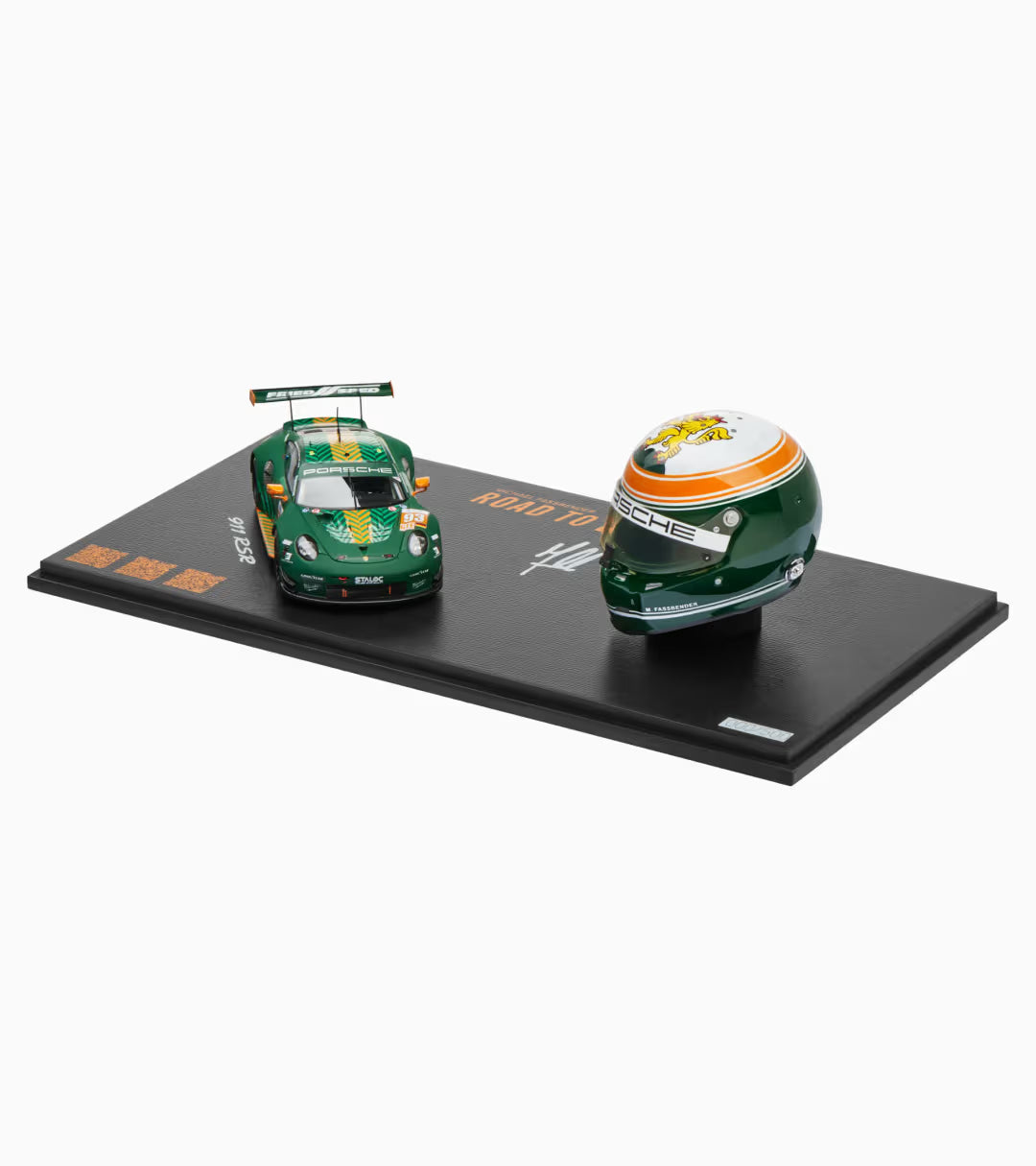 Porsche 911 RSR and Michael Fassbender helmet – Limited Edition
