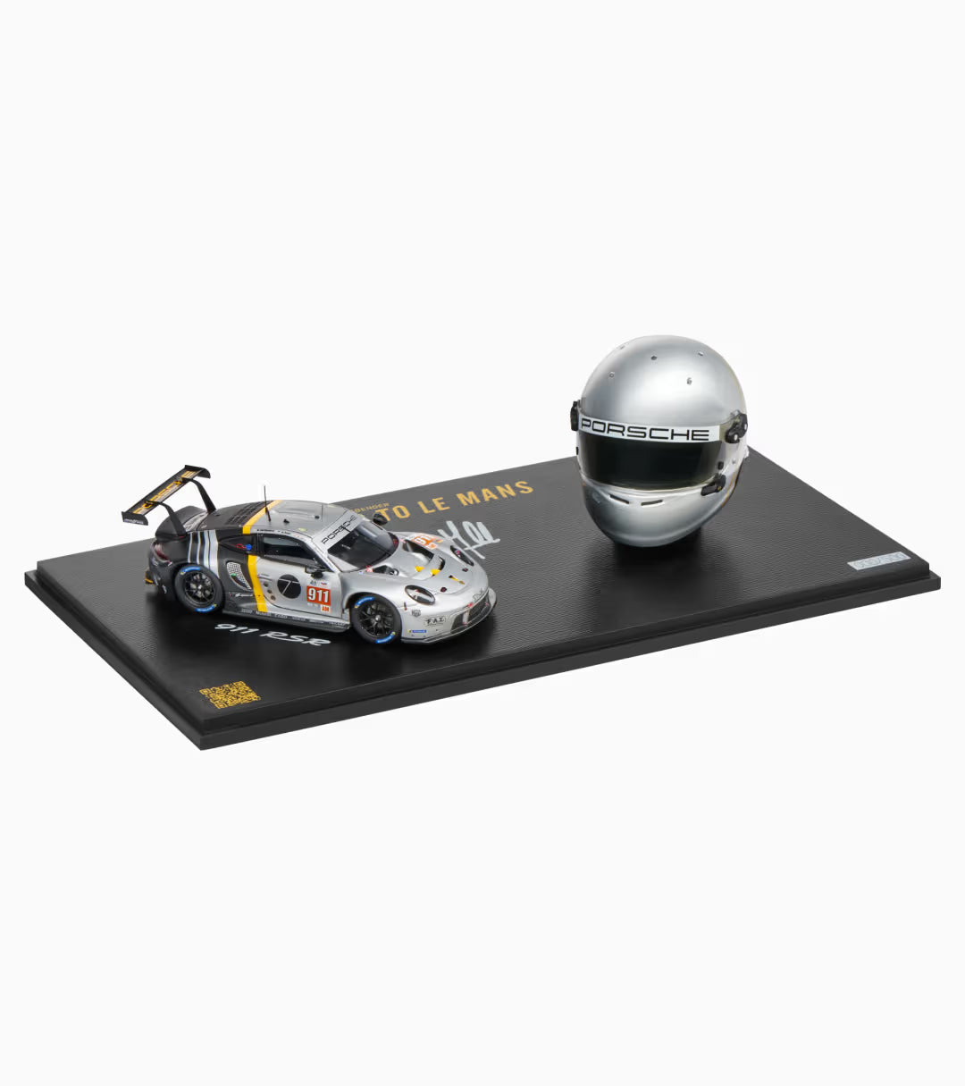 Porsche 911 RSR and Michael Fassbender helmet – Limited Edition