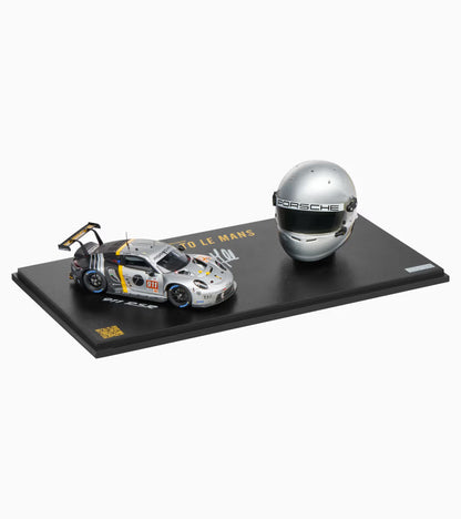 Porsche 911 RSR and Michael Fassbender helmet – Limited Edition